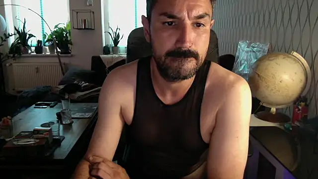 tomz0819 online show from July 6, 2026, 12:34 pm