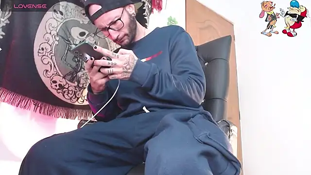 Snapshot of ren_stipee chatting on October 23, 2025, 10:08 pm ren stipee online show from October 23, 2025, 10:08 pm