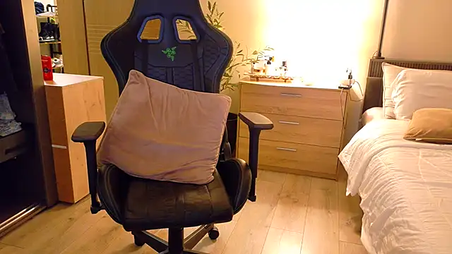 Snapshot of joycesilver chatting on March 1, 2026, 7:30 am joycesilver online show from March 1, 2026, 7:30 am