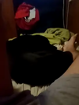 Uruguayo1988 online show from December 2, 2025, 12:22 am