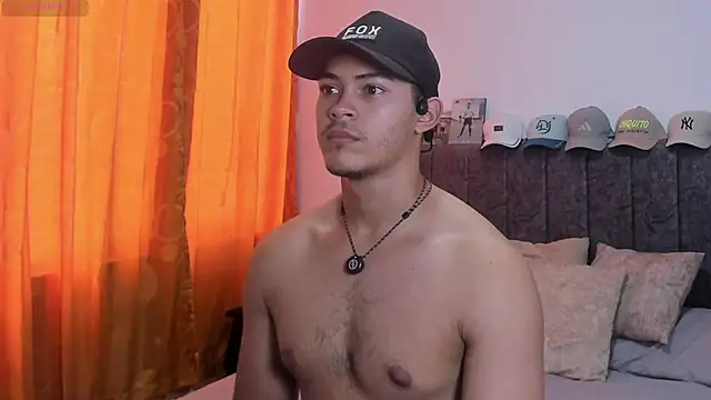 Snapshot of Iamdylan777 chatting on April 27, 2026, 5:44 pm Iamdylan777 online show from April 27, 2026, 5:44 pm
