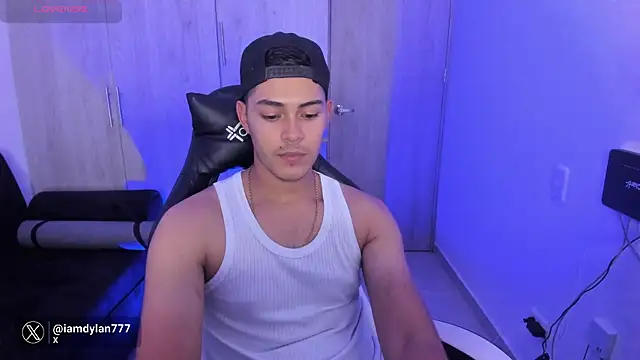 Iamdylan777 online show from February 17, 2025, 10:38 pm