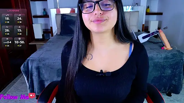 Snapshot of scarlleth_ chatting on January 7, 2026, 12:10 pm scarlleth online show from January 7, 2026, 12:10 pm