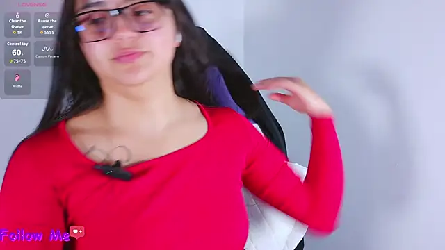 Snapshot of scarlleth_ chatting on February 6, 2026, 12:45 pm scarlleth online show from February 6, 2026, 12:45 pm