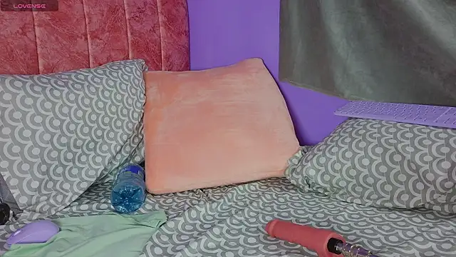 Snapshot of scarlleth_ chatting on February 17, 2026, 1:41 pm scarlleth online show from February 17, 2026, 1:41 pm