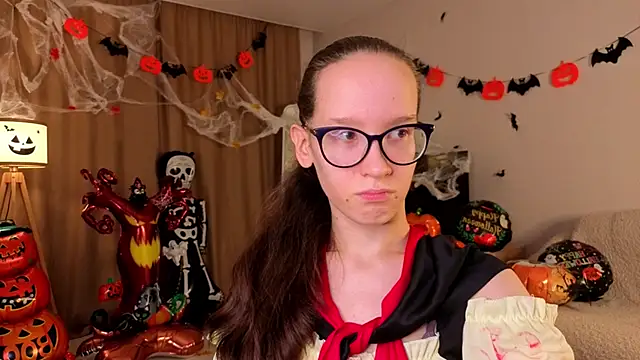 Snapshot of BettyBrowni chatting on October 31, 2025, 4:03 pm BettyBrowni online show from October 31, 2025, 4:03 pm