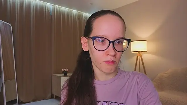 BettyBrowni online show from December 19, 2025, 4:09 pm