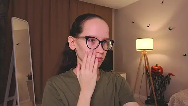 Snapshot of BettyBrowni chatting on December 5, 2025, 4:05 pm BettyBrowni online show from December 5, 2025, 4:05 pm