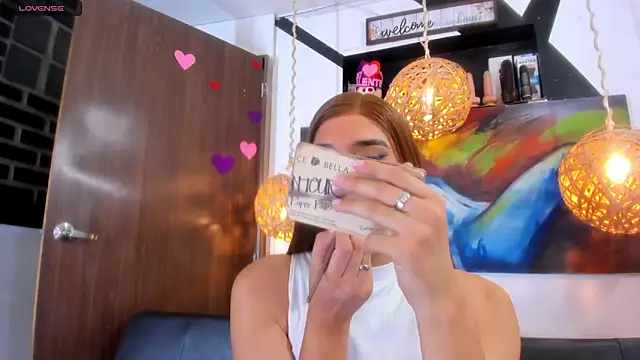 victoria aleia  online show from April 15, 2026, 9:26 pm