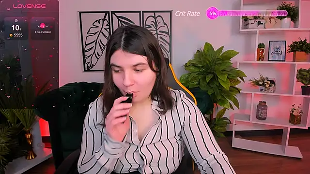 Snapshot of Viola__Shy chatting on March 1, 2025, 8:53 pm Viola Shy online show from March 1, 2025, 8:53 pm