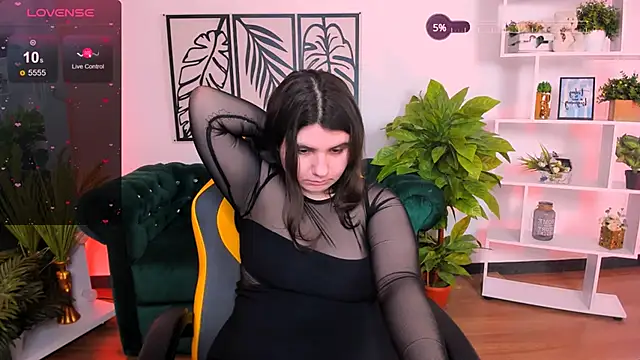 Snapshot of Viola__Shy chatting on March 3, 2025, 4:00 am Viola Shy online show from March 3, 2025, 4:00 am