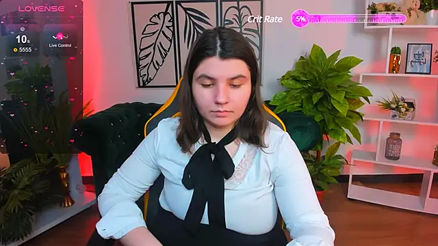 Snapshot of Viola__Shy chatting on March 12, 2025, 3:46 am Viola Shy online show from March 12, 2025, 3:46 am