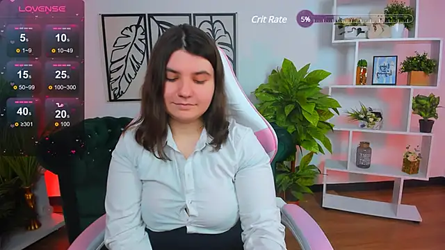 Snapshot of Viola__Shy chatting on March 6, 2025, 12:43 am Viola Shy online show from March 6, 2025, 12:43 am