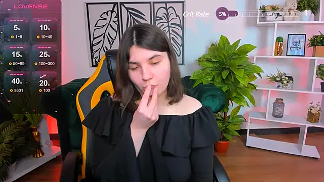 Snapshot of Viola__Shy chatting on February 28, 2025, 12:21 am Viola Shy online show from February 28, 2025, 12:21 am