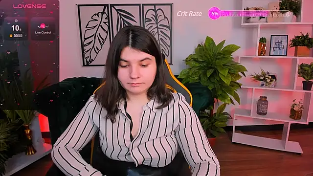Snapshot of Viola__Shy chatting on March 2, 2025, 3:02 am Viola Shy online show from March 2, 2025, 3:02 am
