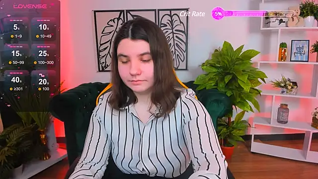 Snapshot of Viola__Shy chatting on March 7, 2025, 9:17 pm Viola Shy online show from March 7, 2025, 9:17 pm