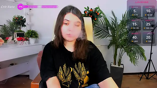 Snapshot of Viola__Shy chatting on October 12, 2025, 8:32 pm Viola Shy online show from October 12, 2025, 8:32 pm