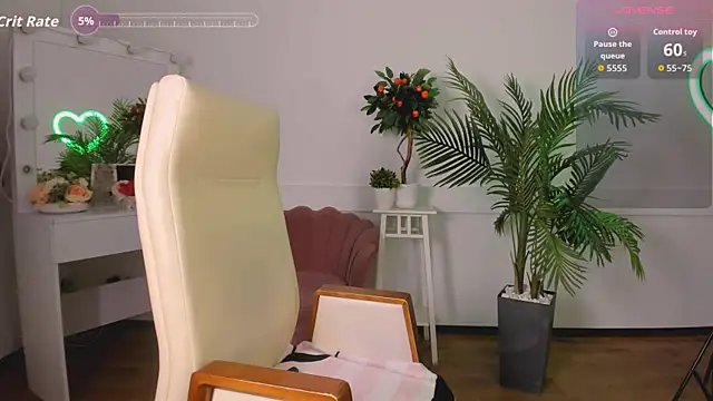 Snapshot of Viola__Shy chatting on October 30, 2025, 9:44 pm Viola Shy online show from October 30, 2025, 9:44 pm