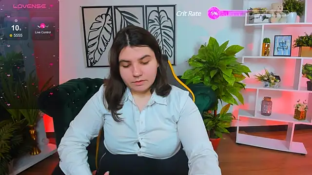 Snapshot of Viola__Shy chatting on March 5, 2025, 3:29 am Viola Shy online show from March 5, 2025, 3:29 am