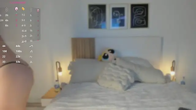 Snapshot of Ajen_Blondie chatting on November 3, 2025, 4:43 pm Ajen Blondie online show from November 3, 2025, 4:43 pm