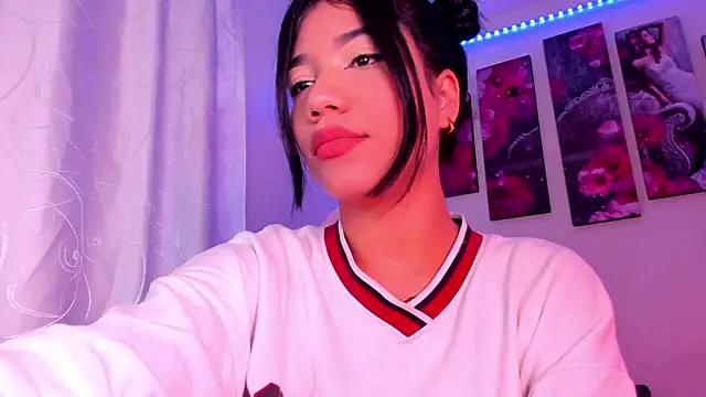 Snapshot of Alissarhys26 chatting on February 12, 2025, 1:41 am Alissarhys26 online show from February 12, 2025, 1:41 am