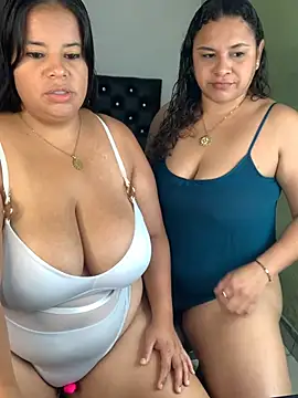 Snapshot of twocurvylatins chatting on June 2, 2026, 10:15 am twocurvylatins online show from June 2, 2026, 10:15 am