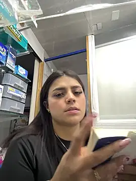 Snapshot of Sweett_Mollyy chatting on July 28, 2026, 10:09 pm Sweett Mollyy online show from July 28, 2026, 10:09 pm