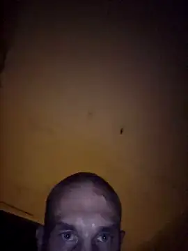 Snapshot of Edaras@xh chatting on November 7, 2025, 4:00 pm Edarasxh online show from November 7, 2025, 4:00 pm