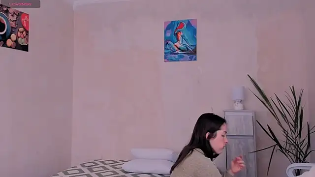 cClandesTina online show from November 6, 2025, 11:25 am