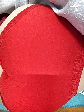 Snapshot of Haralushiaaa chatting on November 26, 2025, 8:31 pm Haralushiaaa online show from November 26, 2025, 8:31 pm