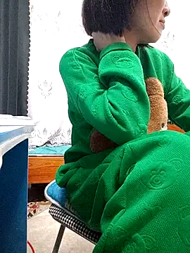 Snapshot of Haralushiaaa chatting on December 1, 2025, 3:40 am Haralushiaaa online show from December 1, 2025, 3:40 am