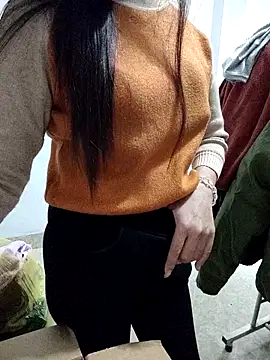 Snapshot of Haralushiaaa chatting on October 25, 2025, 2:11 am Haralushiaaa online show from October 25, 2025, 2:11 am