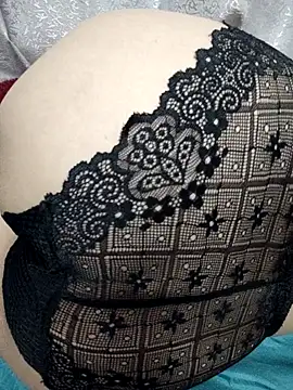 Snapshot of Haralushiaaa chatting on November 5, 2025, 7:06 pm Haralushiaaa online show from November 5, 2025, 7:06 pm