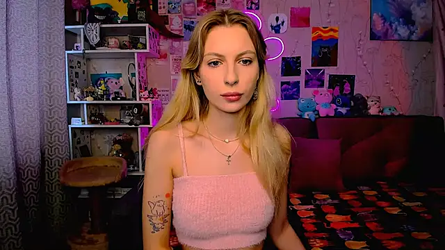 Maria Hunt online show from March 22, 2025, 2:27 am