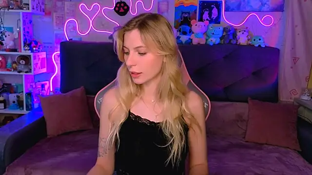 Maria Hunt online show from October 25, 2025, 4:55 am