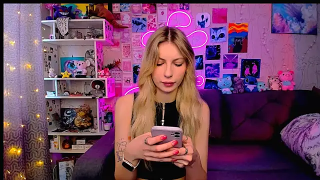 Maria Hunt online show from February 8, 2025, 3:30 am