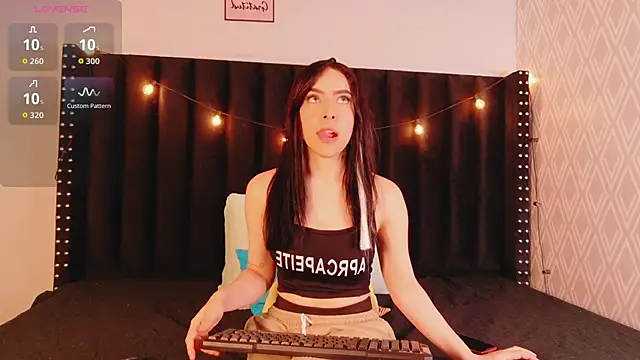 Snapshot of littleebluee chatting on November 2, 2025, 7:52 pm littleebluee online show from November 2, 2025, 7:52 pm