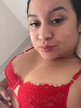 Snapshot of Pretty_Isadora chatting on June 14, 2026, 7:04 pm Pretty Isadora online show from June 14, 2026, 7:04 pm