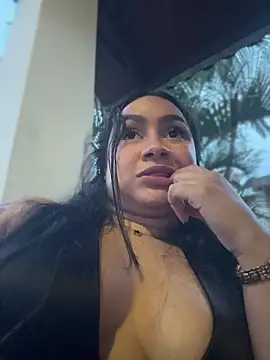 Snapshot of Pretty_Isadora chatting on May 23, 2026, 11:04 pm Pretty Isadora online show from May 23, 2026, 11:04 pm