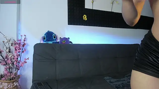 Snapshot of on_tefa chatting on October 1, 2025, 11:19 pm on tefa online show from October 1, 2025, 11:19 pm