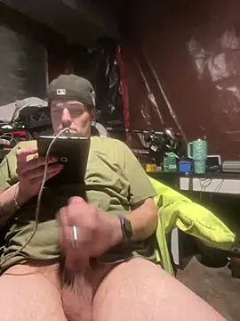 Snapshot of joeycbigcock chatting on March 18, 2025, 12:40 am joeycbigcock online show from March 18, 2025, 12:40 am