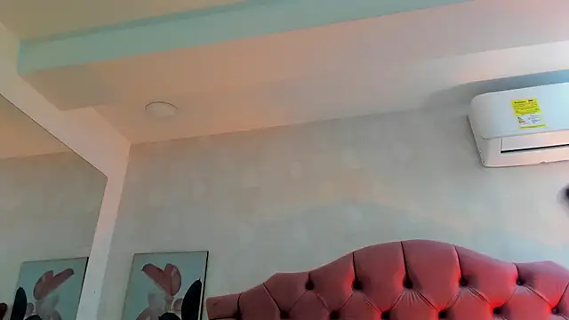 Snapshot of ThyaraJhons chatting on April 13, 2026, 11:58 am ThyaraJhons online show from April 13, 2026, 11:58 am