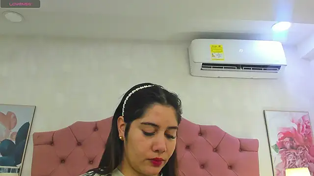 Snapshot of ThyaraJhons chatting on June 27, 2026, 12:00 pm ThyaraJhons online show from June 27, 2026, 12:00 pm