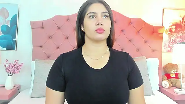 Snapshot of ThyaraJhons chatting on April 2, 2026, 12:01 pm ThyaraJhons online show from April 2, 2026, 12:01 pm