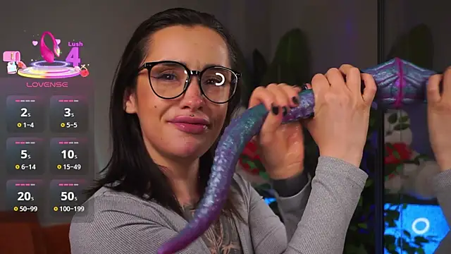 EvaCanton online show from December 14, 2025, 3:46 am