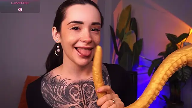 Snapshot of EvaCanton chatting on March 15, 2026, 2:07 am EvaCanton online show from March 15, 2026, 2:07 am