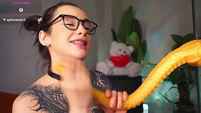 Snapshot of EvaCanton chatting on February 1, 2026, 2:21 am EvaCanton online show from February 1, 2026, 2:21 am