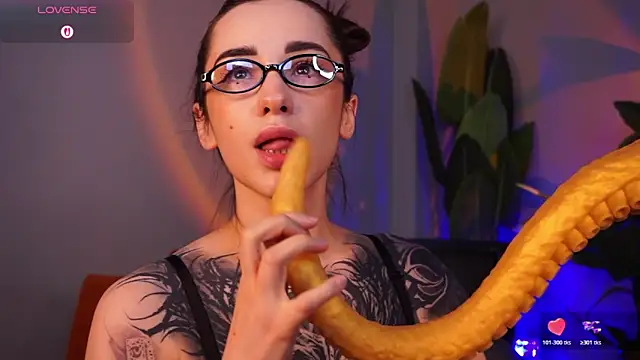 Snapshot of EvaCanton chatting on March 14, 2026, 2:06 am EvaCanton online show from March 14, 2026, 2:06 am