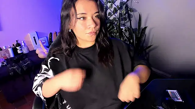 Snapshot of Amy_hoy69 chatting on December 21, 2025, 3:19 am Amy hoy69 online show from December 21, 2025, 3:19 am