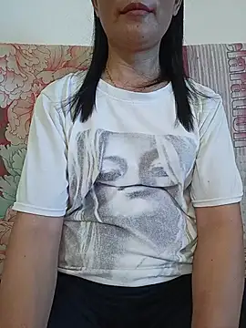 Snapshot of Asian_girl13 chatting on May 24, 2026, 2:44 am Asian girl13 online show from May 24, 2026, 2:44 am